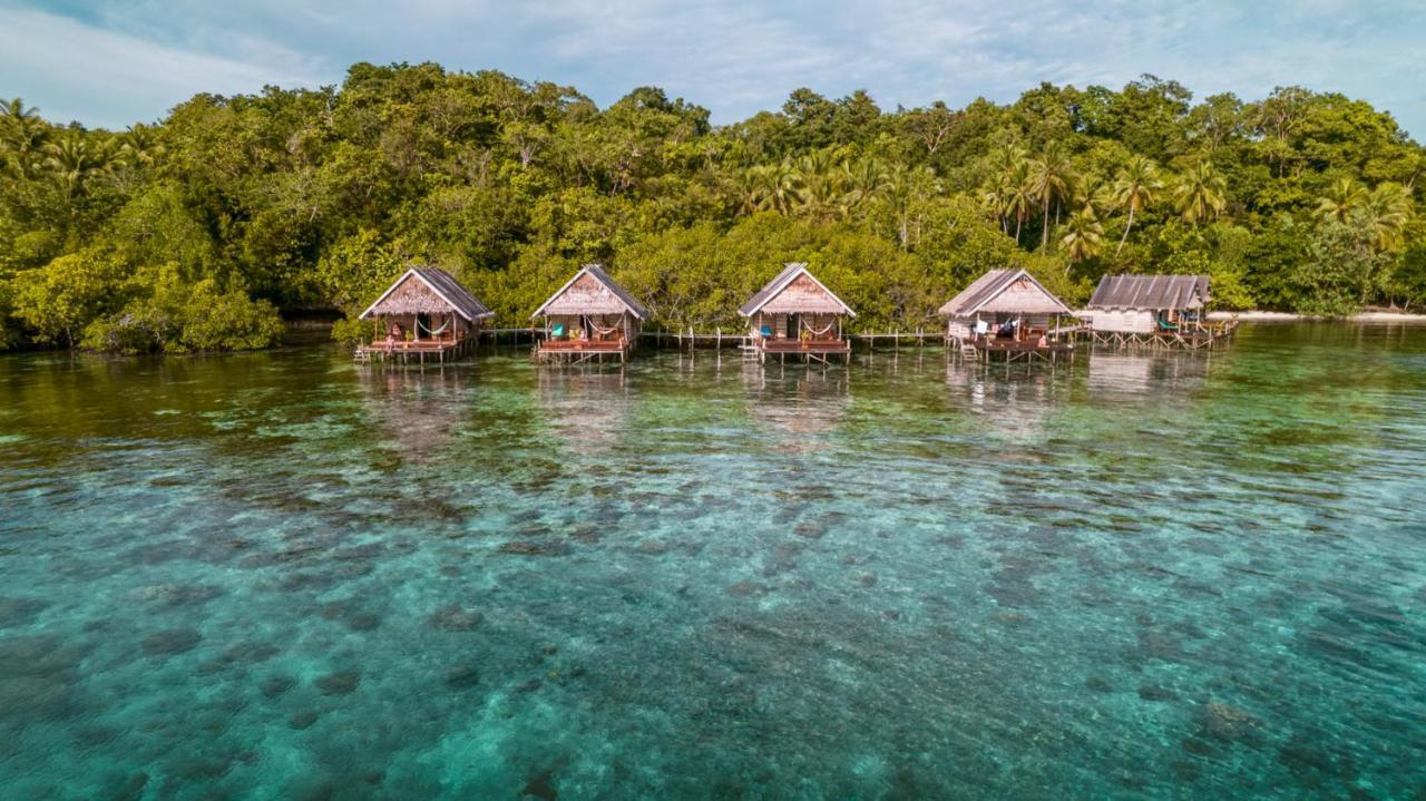 Methos Homestay - Raja Ampat Yennanas Besir Exterior photo